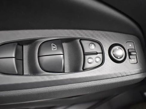 Used 2025 Nissan Altima 2.5 SV FWD image 20