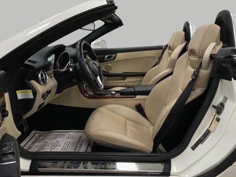Used 2014 Mercedes-Benz SLK 250 image 27