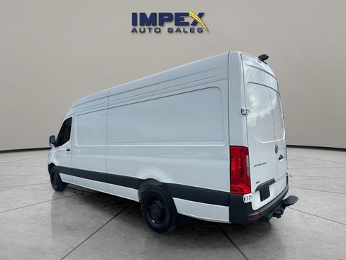 Used 2025 Mercedes-Benz Sprinter 2500 image 3