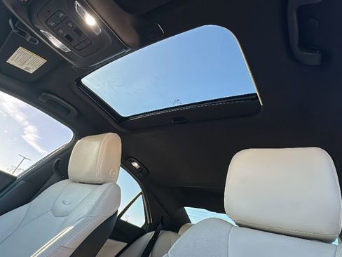 Used 2025 Cadillac CT4 Premium Luxury image 5