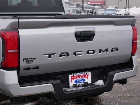 Used 2025 Toyota Tacoma SR5 image 10