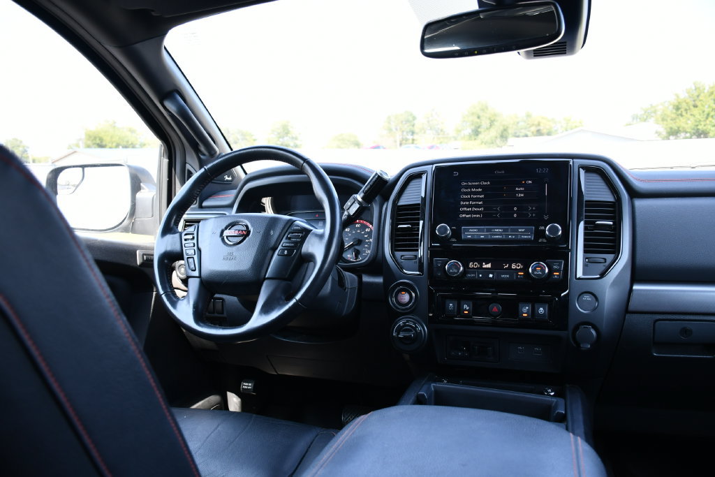 Used 2021 Nissan Titan PRO-4X w/ Pro-4x Convenience Package AWD/4WD image 21