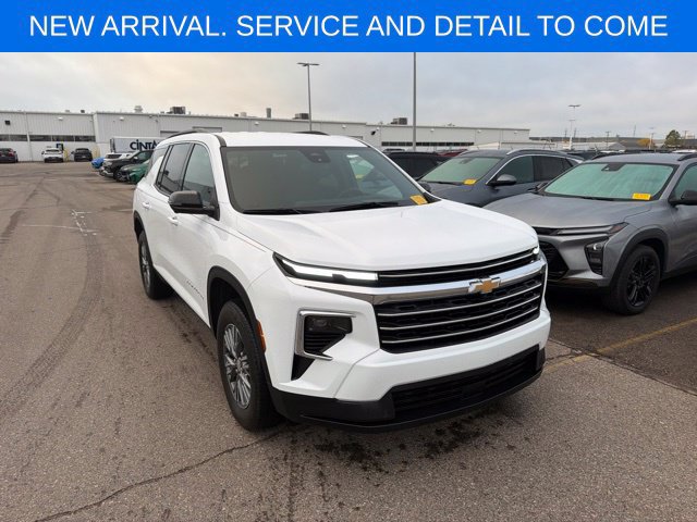 Used 2024 Chevrolet Traverse LT w/ Trailering Package FWD image 6