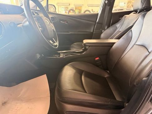 Used 2022 Toyota Prius XLE FWD image 8