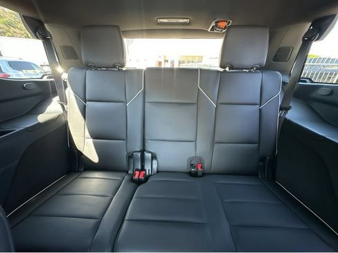 Certified 2024 Cadillac Escalade Premium Luxury w/ Performance Package AWD/4WD image 18