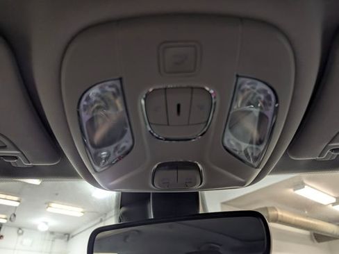 Used 2022 Jeep Compass Latitude w/ Sun and Sound Group AWD/4WD image 23