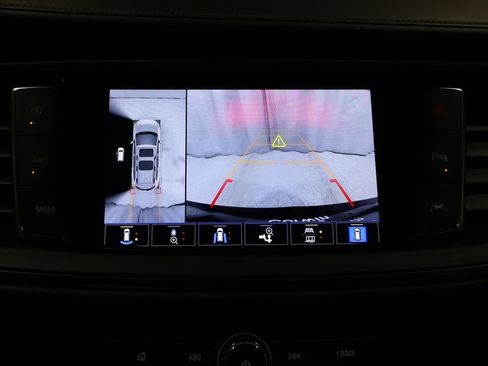 Used 2023 Buick Enclave Avenir w/ Avenir Technology Package image 33