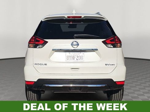 Used 2018 Nissan Rogue SV image 4