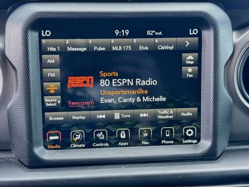 Certified 2022 Jeep Wrangler Unlimited Sport w/ Sun And Sound Package AWD/4WD image 16