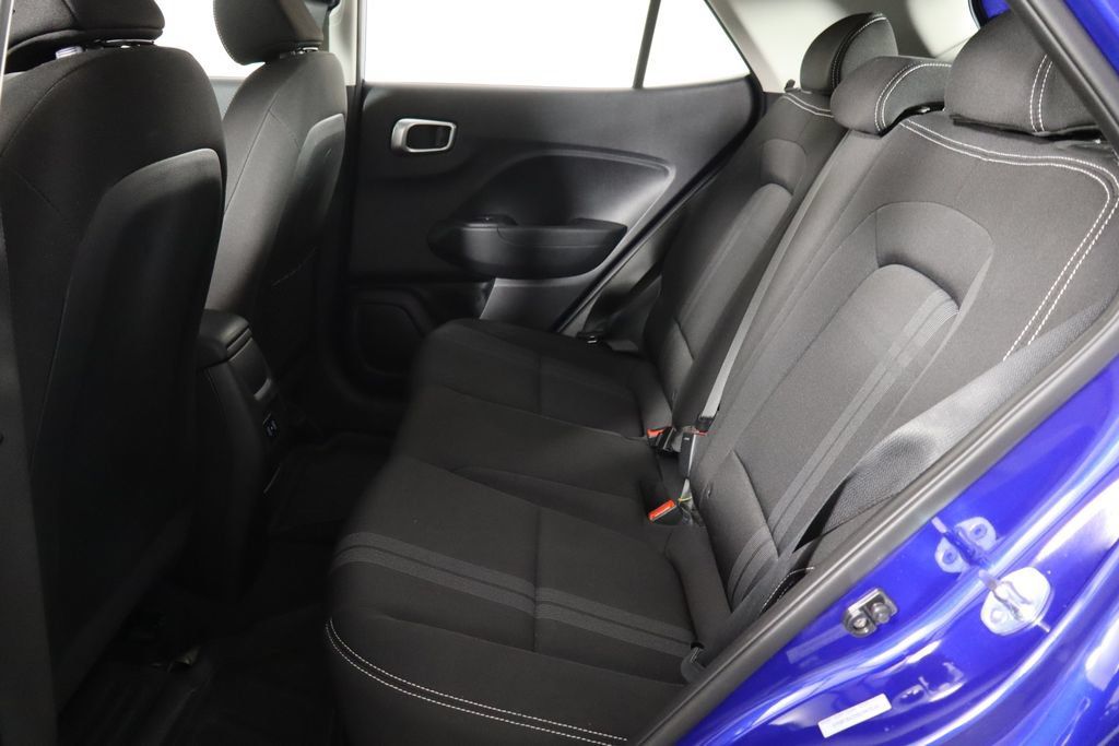 Used 2025 Hyundai Venue SEL FWD image 16