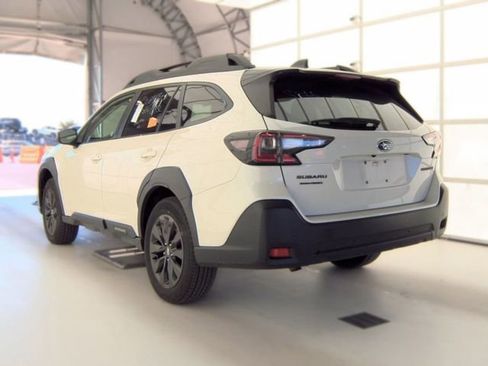 Used 2025 Subaru Outback Onyx Edition AWD/4WD image 5