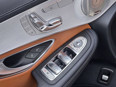 Used 2023 Mercedes-Benz GLC 300 4MATIC Coupe image 33