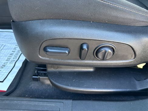 Used 2023 GMC Acadia SLE w/ Driver Convenience Package image 42