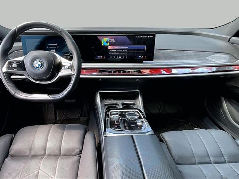 Used 2024 BMW i7 eDrive50 RWD image 15
