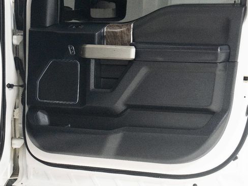 Used 2017 Ford F250 Lariat image 22