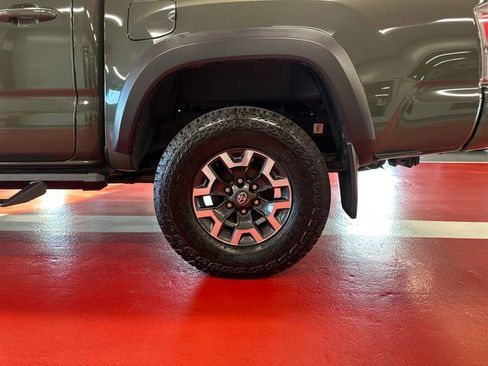 Certified 2022 Toyota Tacoma TRD Off-Road w/ Technology Package AWD/4WD image 28