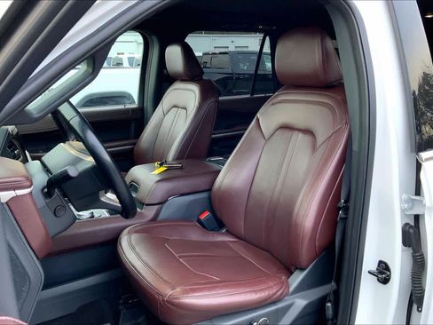Used 2022 Ford Expedition Max Limited image 7
