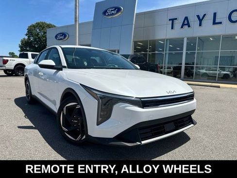 Used 2025 Kia K4 EX FWD image 3