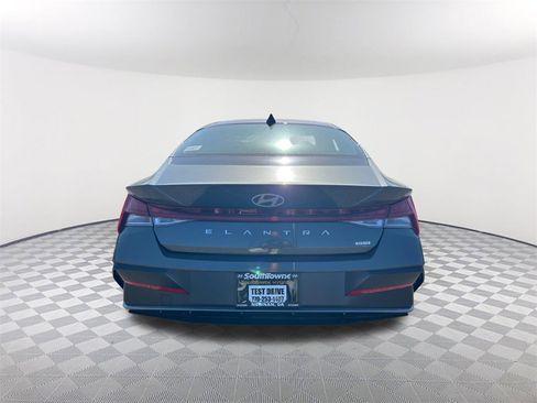 Certified 2025 Hyundai Elantra Limited image 6