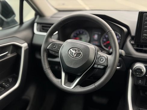 Used 2022 Toyota RAV4 XLE w/ Convenience Package AWD/4WD image 12