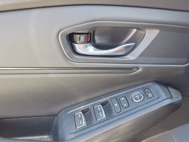 Used 2025 Honda Accord Sport image 30
