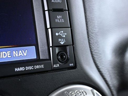 Used 2016 Jeep Wrangler Unlimited Sahara image 21