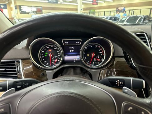 Used 2018 Mercedes-Benz GLS 450 4MATIC w/ Premium Package image 26