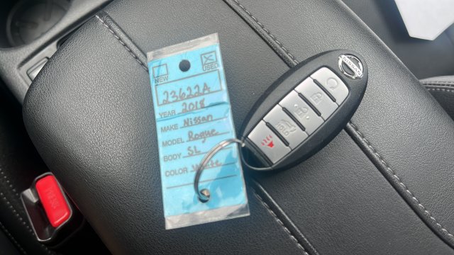 Used 2018 Nissan Rogue SL w/ Premium Package AWD/4WD image 30