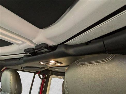 Used 2022 Jeep Wrangler Unlimited Sahara w/ Cold Weather Group image 22