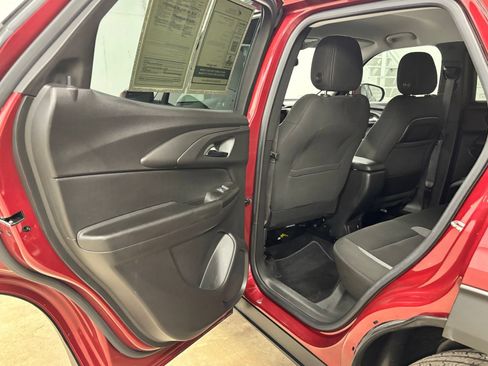 Used 2023 Chevrolet TrailBlazer LT w/ Convenience Package FWD image 18