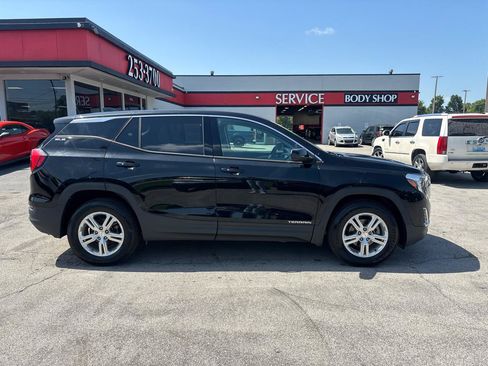 Used 2018 GMC Terrain SLE FWD image 2