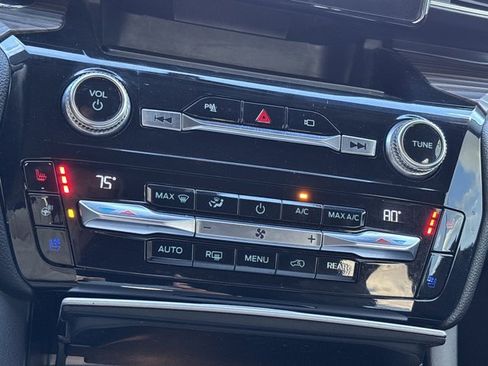 Used 2021 Ford Explorer Limited w/ Equipment Group 301A image 36