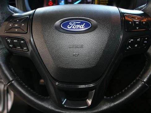 Used 2018 Ford Explorer XLT w/ Equipment Group 202A AWD/4WD image 16