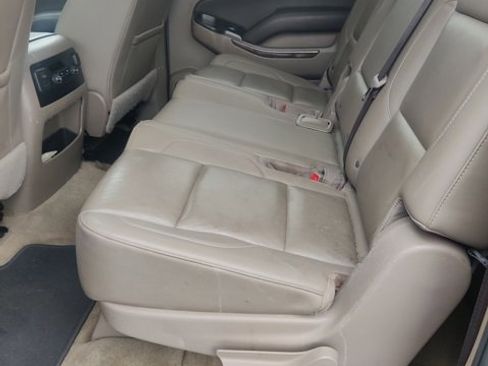 Used 2018 Chevrolet Suburban LT image 11
