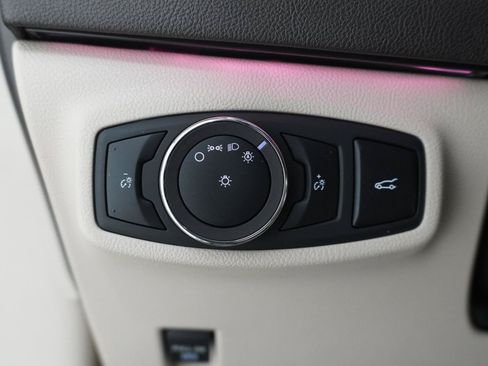 Used 2019 Lincoln MKC Reserve w/ MKC Technology Package FWD image 13