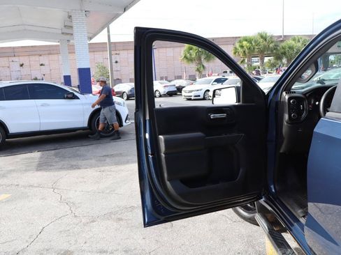 Used 2019 Chevrolet Silverado 1500 Custom w/ Custom Value Package AWD/4WD image 9