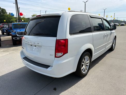 Used 2016 Dodge Grand Caravan SXT FWD image 8