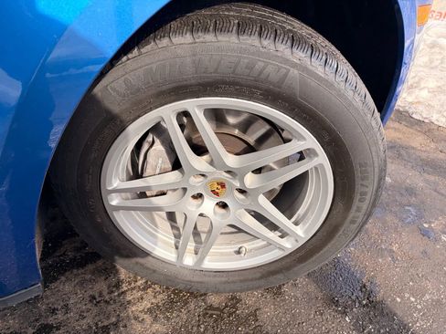 Used 2017 Porsche Macan image 39