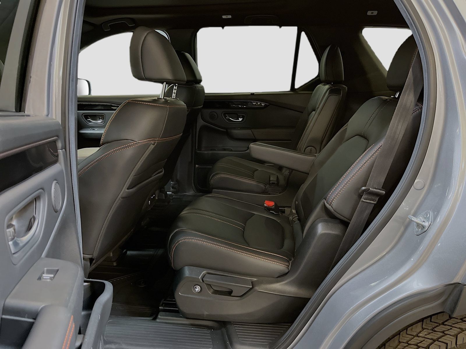 Used 2025 Honda Pilot TrailSport image 25