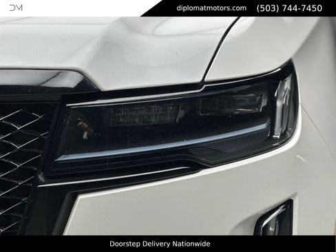 Used 2022 Cadillac Escalade ESV Sport Platinum w/ LPO, ONYX Package image 13