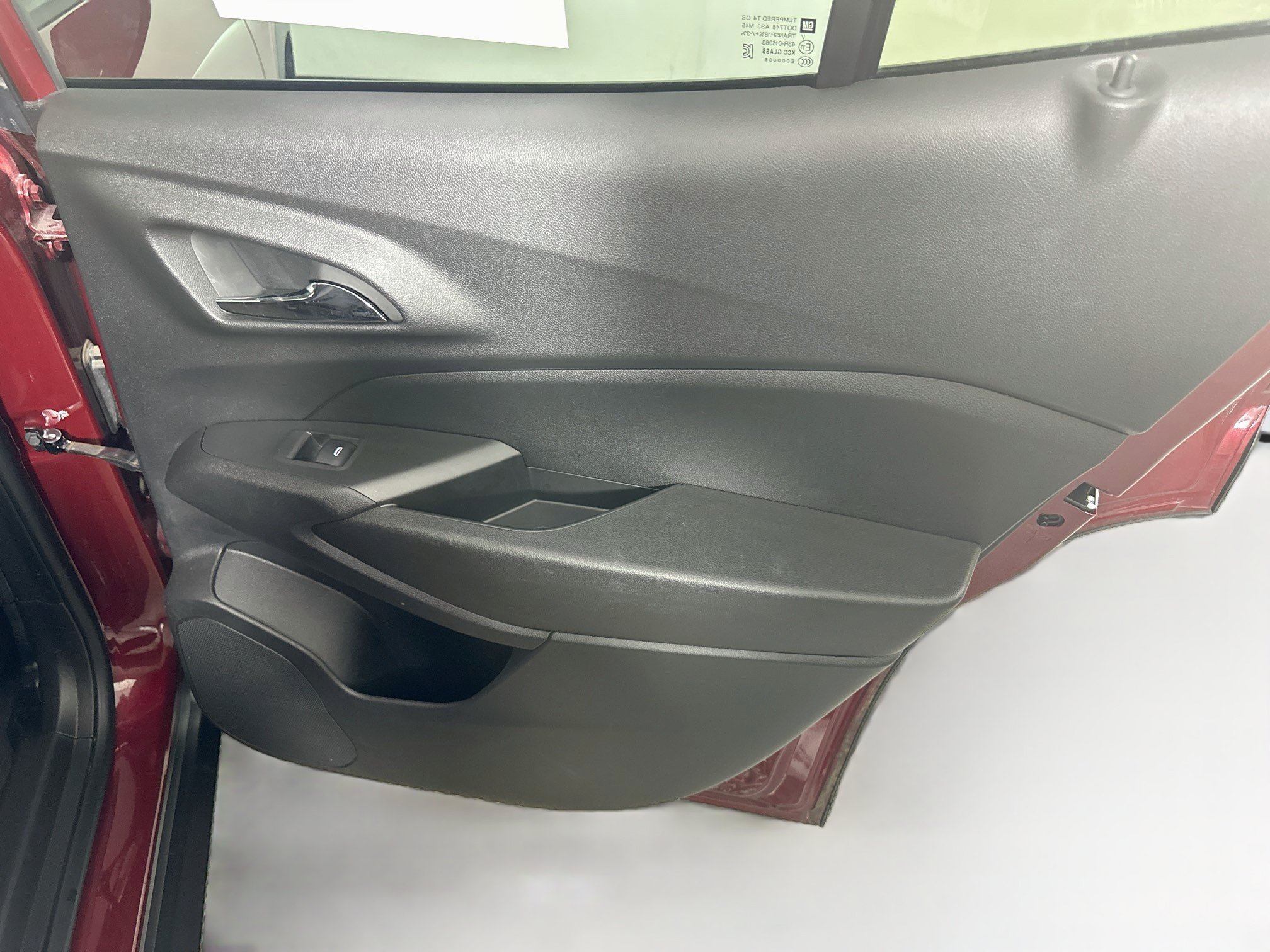 Used 2025 Chevrolet Trax LT w/ LT Convenience Package FWD image 28