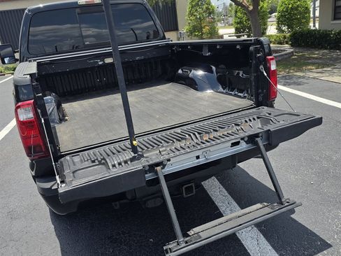 Used 2014 Ford F250 Platinum w/ FX4 Off-Road Package AWD/4WD image 7