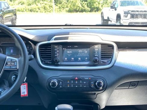 Used 2020 Kia Sorento FWD V6 image 23
