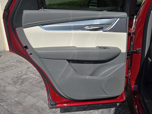 Used 2021 Cadillac XT5 Premium Luxury image 12