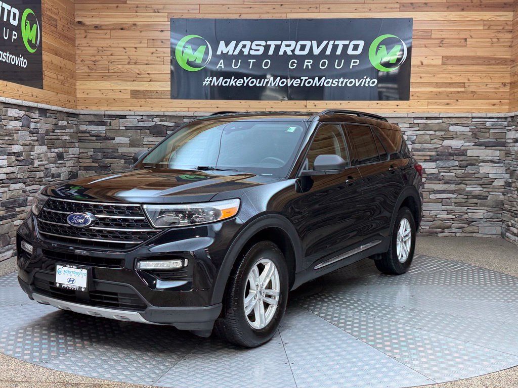 Used 2020 Ford Explorer XLT w/ Equipment Group 202A AWD/4WD image 9