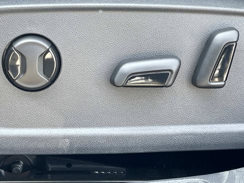 New 2026 Volkswagen Jetta SE FWD image 17