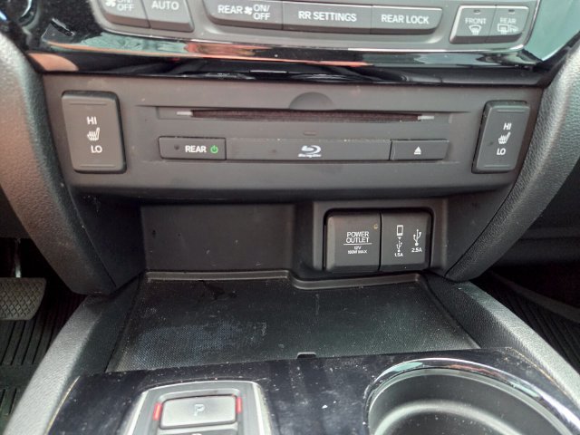 Used 2017 Honda Pilot Touring image 32