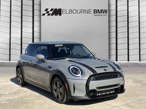 Used 2022 MINI Cooper S image 1