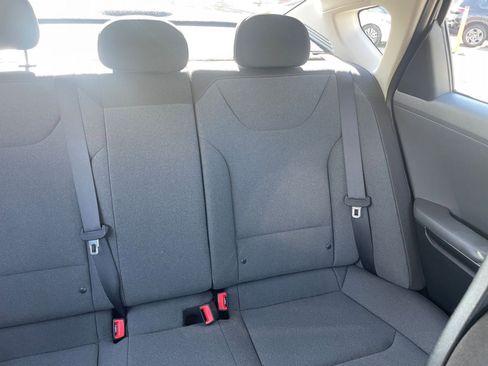 Used 2025 Kia K4 LXS image 36