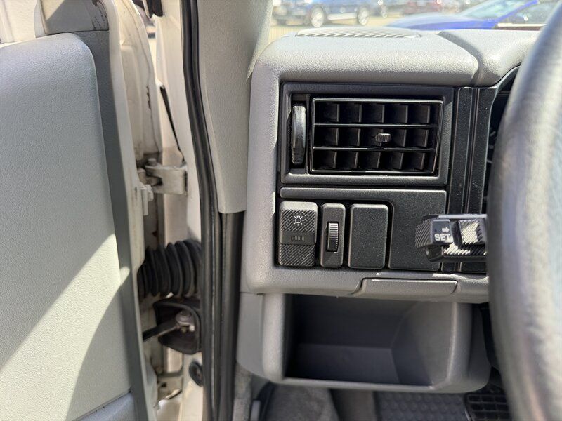 Used 1995 Volkswagen Eurovan Camper FWD image 15